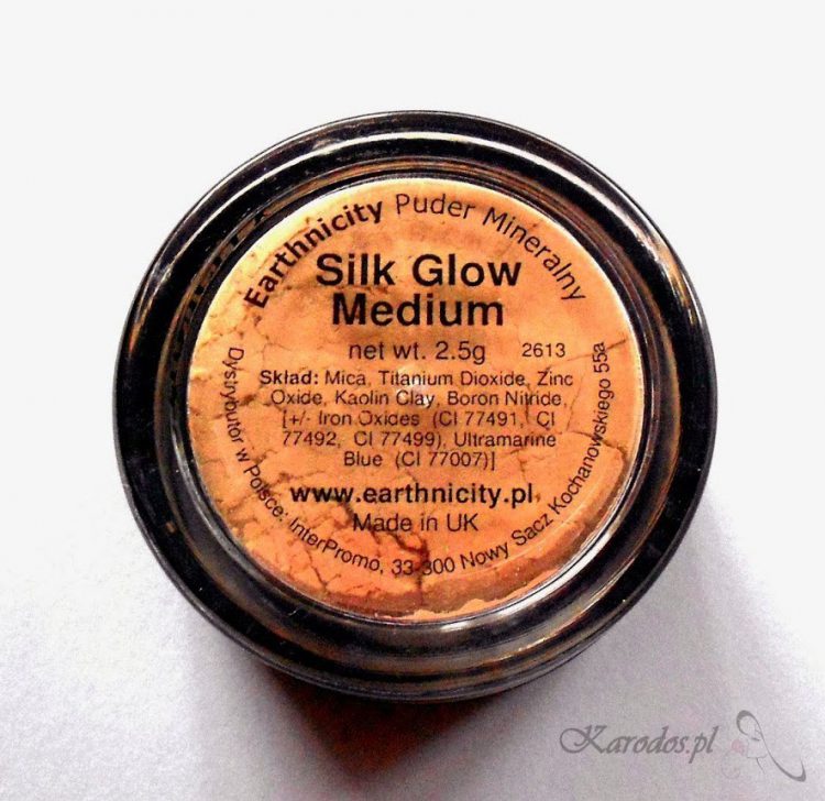Earthnicity, Silk Glow – Jedwabny Mineralny Puder Wykończeniowy Silk (Medium)