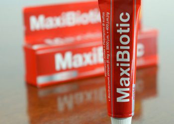 MaxiBiotic, Tribiotic - maści z antybiotykiem bez recepty na trądzik?